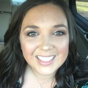 Meet your Posher, Lacey